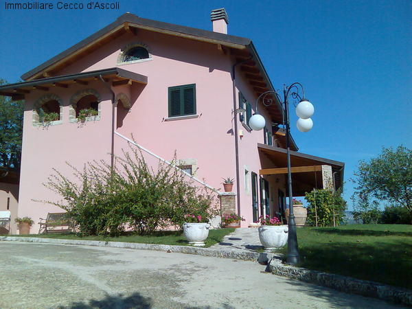 Villa in vendita a Ascoli Piceno