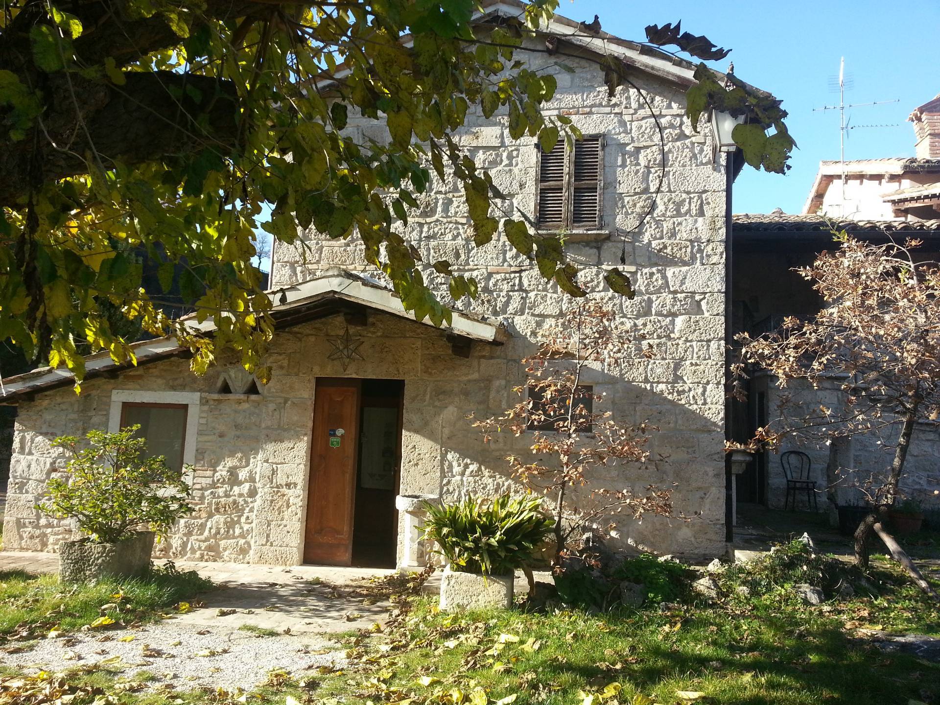 Casolare in vendita a Ascoli Piceno, Rosara