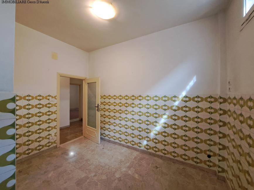Appartamento con terrazzo in vendita a Ascoli Piceno, Piazzarola