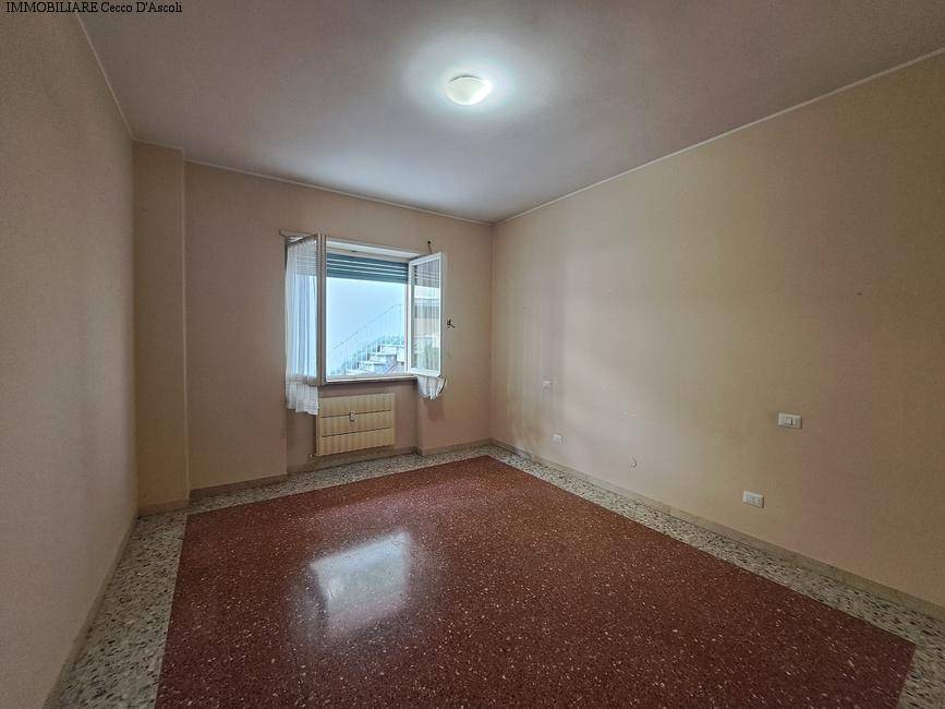 Appartamento con terrazzo in vendita a Ascoli Piceno, Piazzarola
