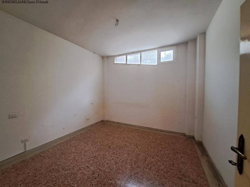 Appartamento con terrazzo in vendita a Ascoli Piceno, Piazzarola