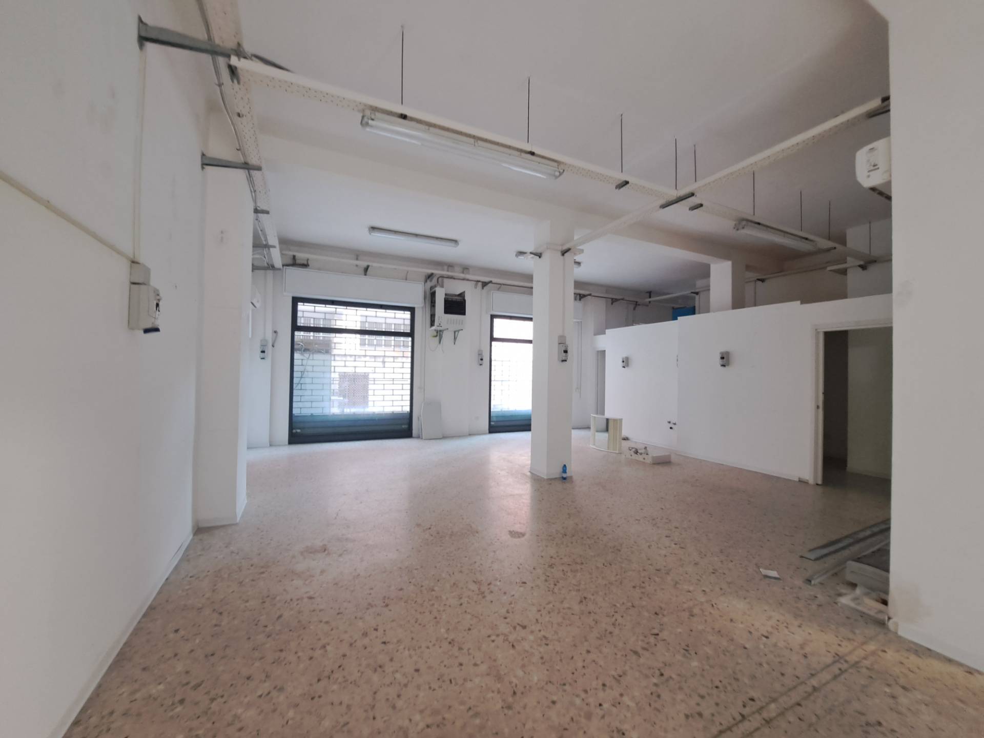 Locale commerciale in affitto a Ascoli Piceno, Porta Maggiore