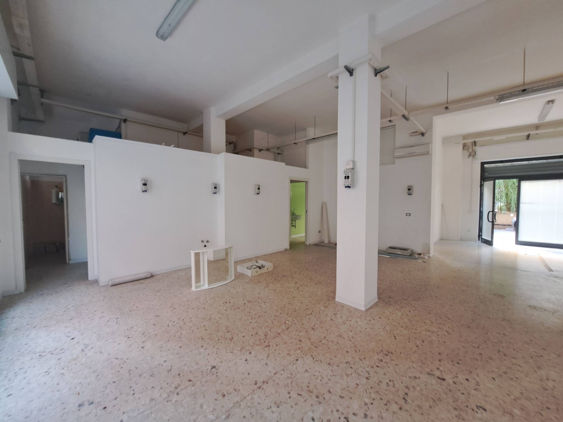 Locale commerciale in affitto a Ascoli Piceno, Porta Maggiore