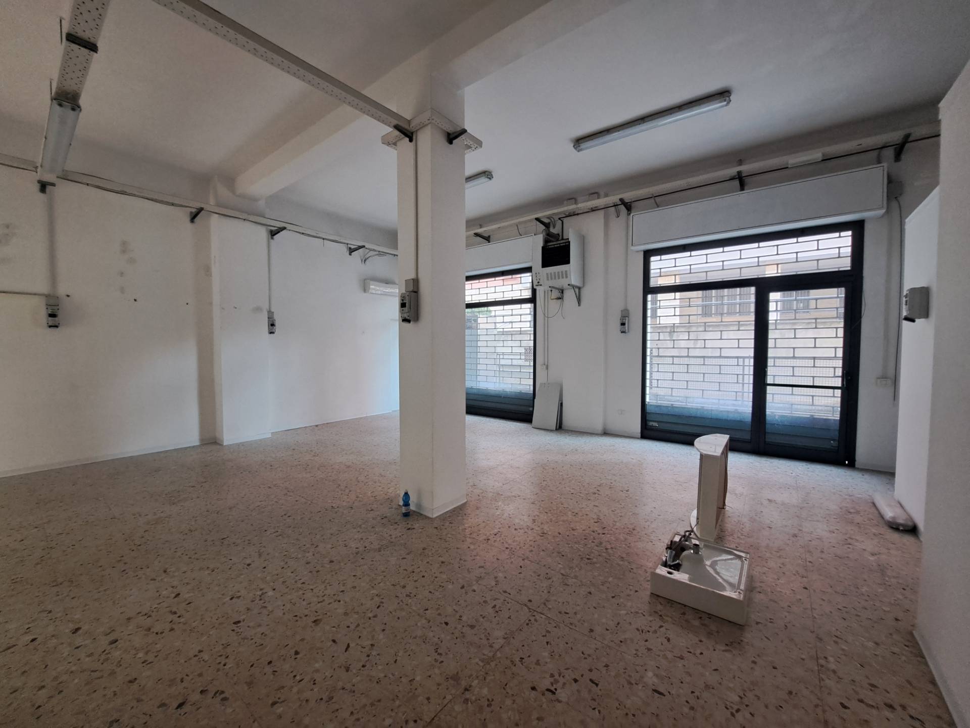 Locale commerciale in affitto a Ascoli Piceno, Porta Maggiore