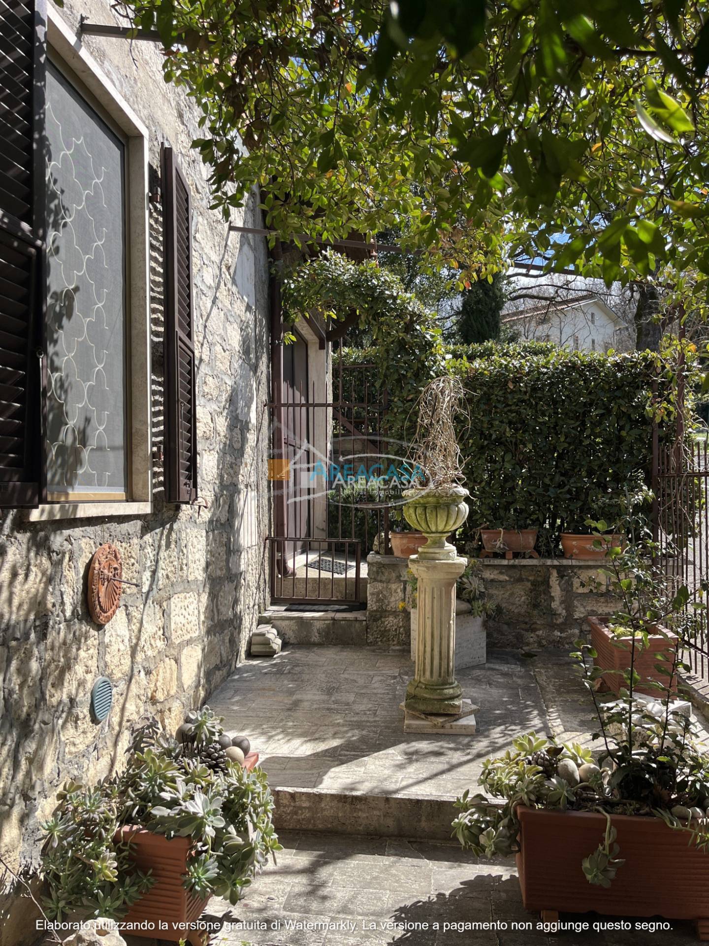 Casa singola in vendita a Acquasanta Terme, Centrale