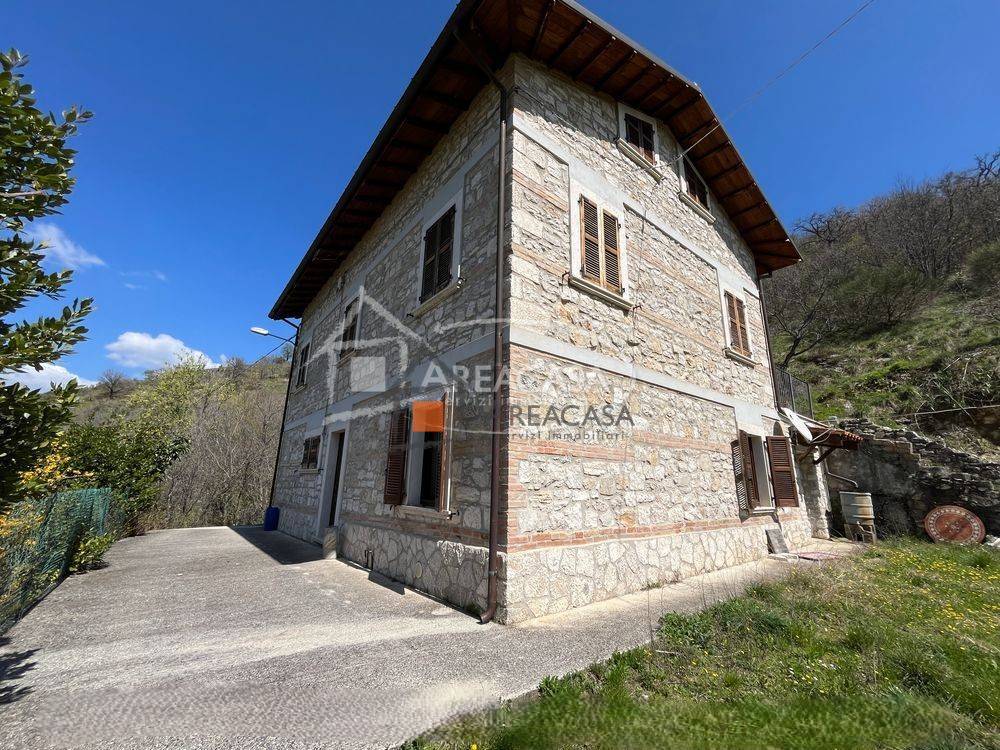 Casa singola in vendita a Acquasanta Terme, Paggese
