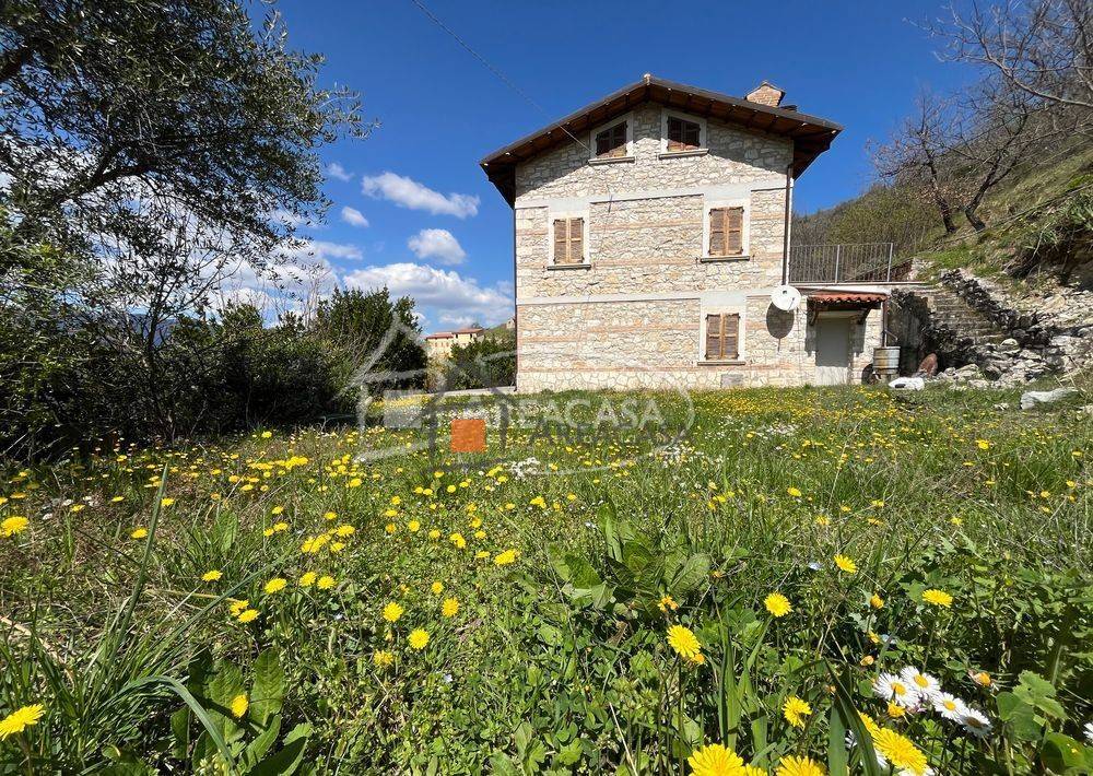 Casa singola in vendita a Acquasanta Terme, Paggese