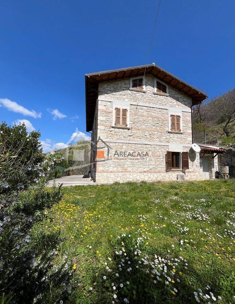 Casa singola in vendita a Acquasanta Terme, Paggese