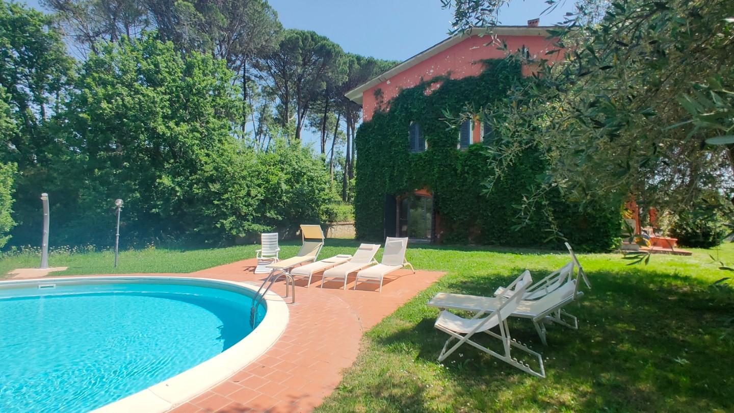 Rustico con giardino a Montecarlo