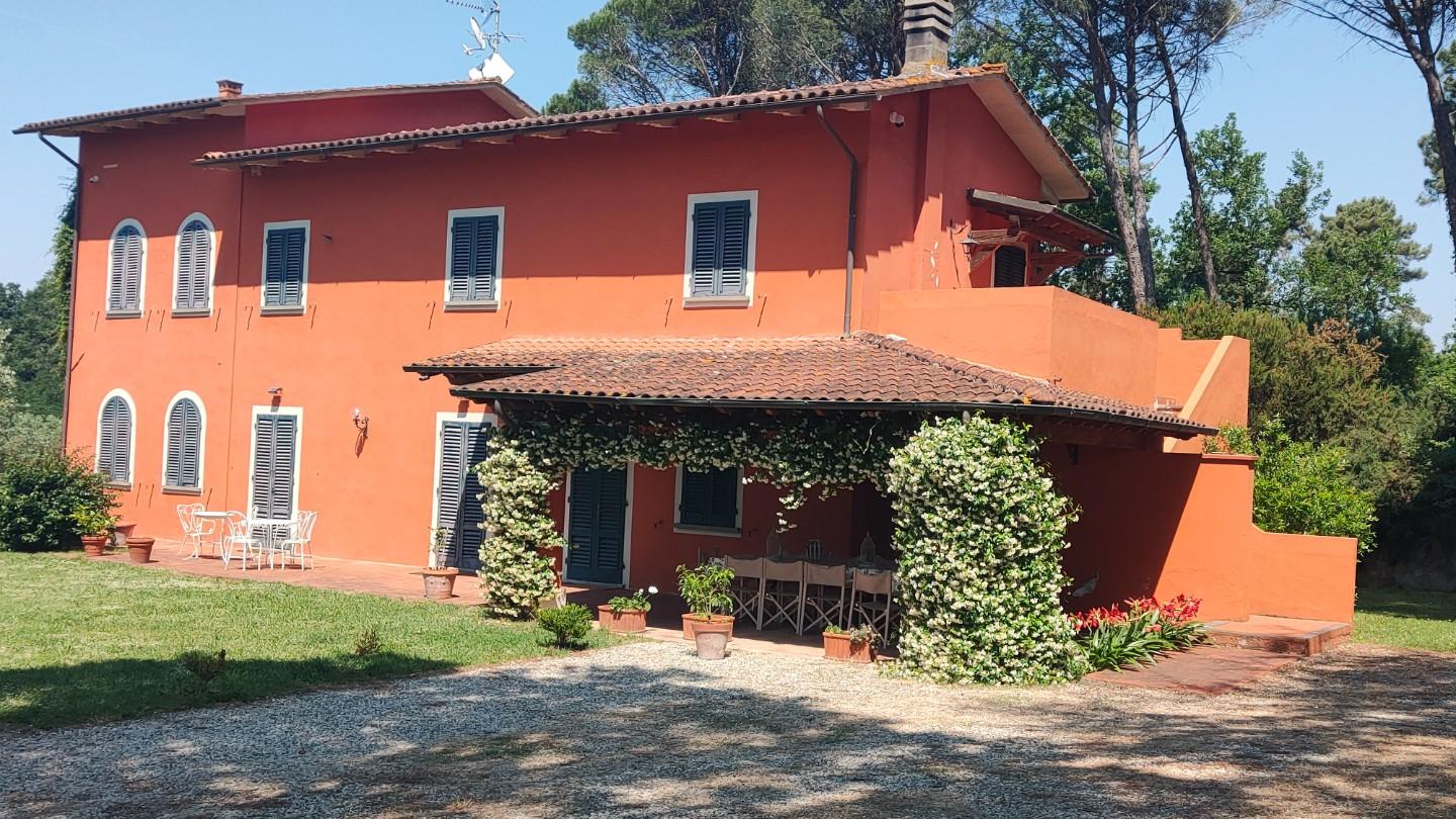 Rustico con giardino a Montecarlo