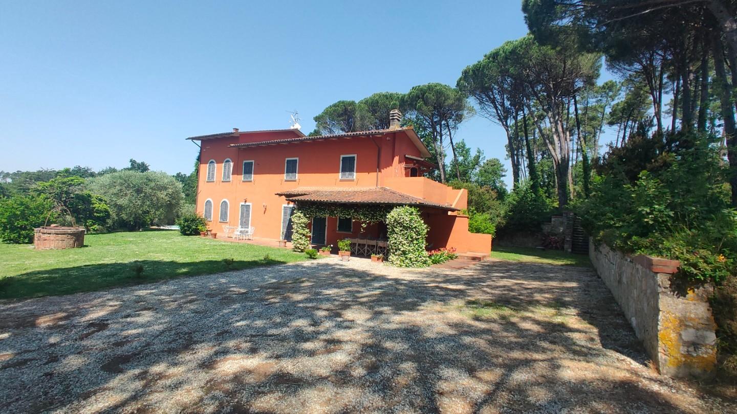 Rustico con giardino a Montecarlo