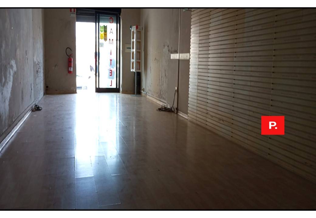 Locale commerciale in affitto a Capua