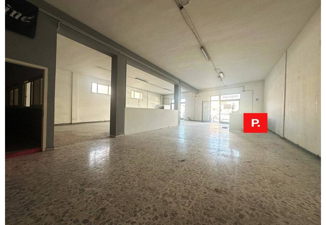 Locale commerciale in affitto a Curti