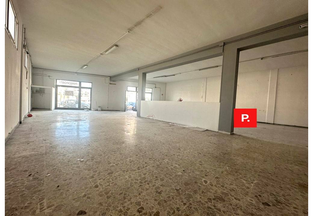 Locale commerciale in affitto a Curti