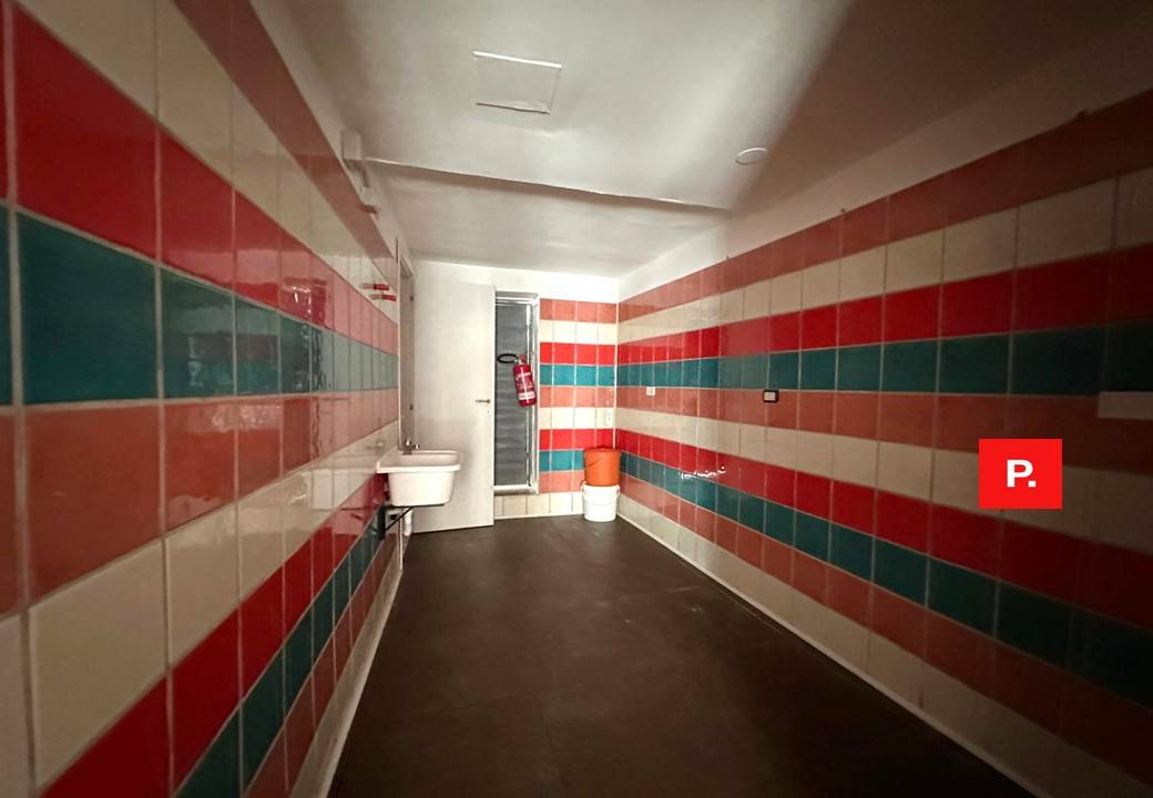 Locale commerciale in affitto a Santa Maria Capua Vetere