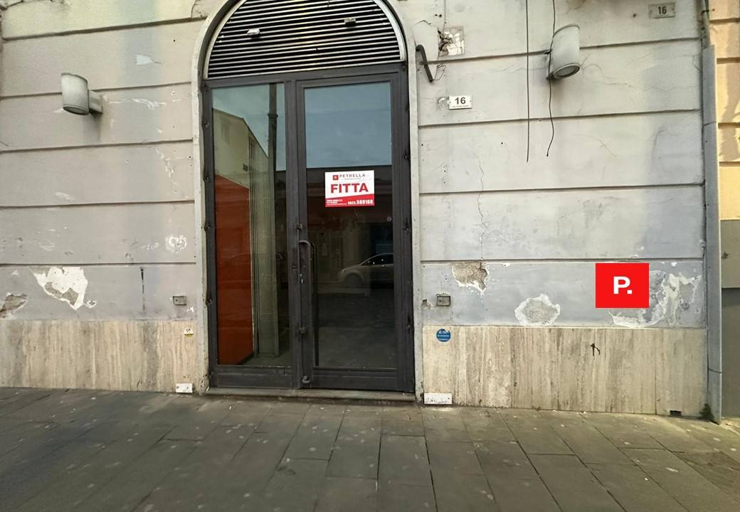 Locale commerciale in affitto a Santa Maria Capua Vetere