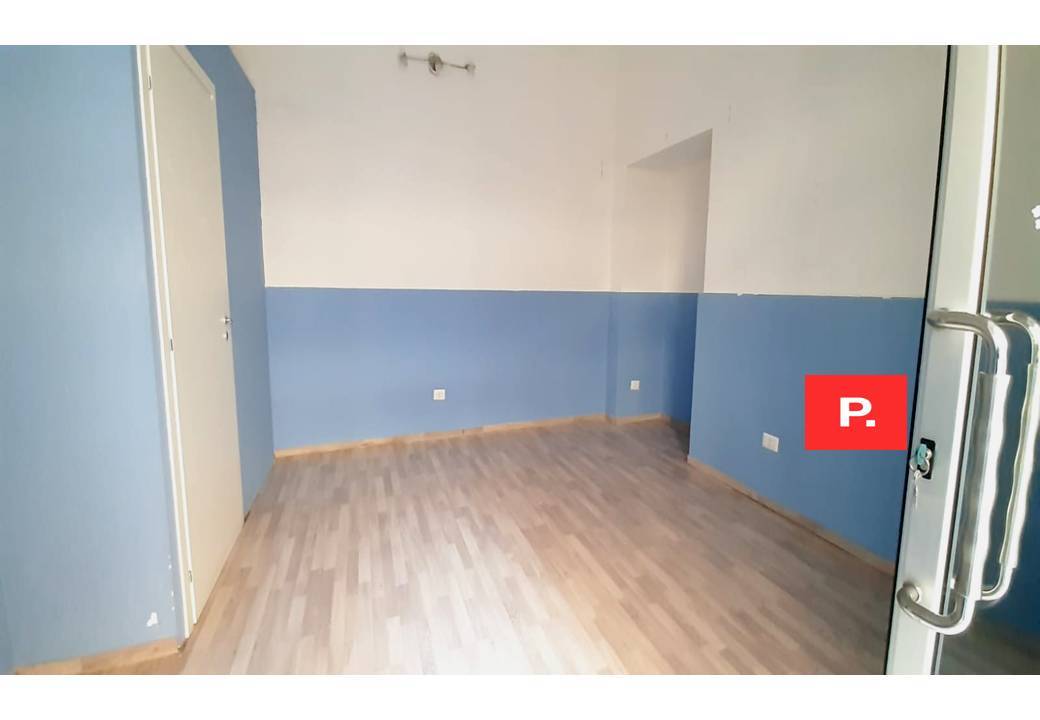 Locale commerciale in affitto a Santa Maria Capua Vetere