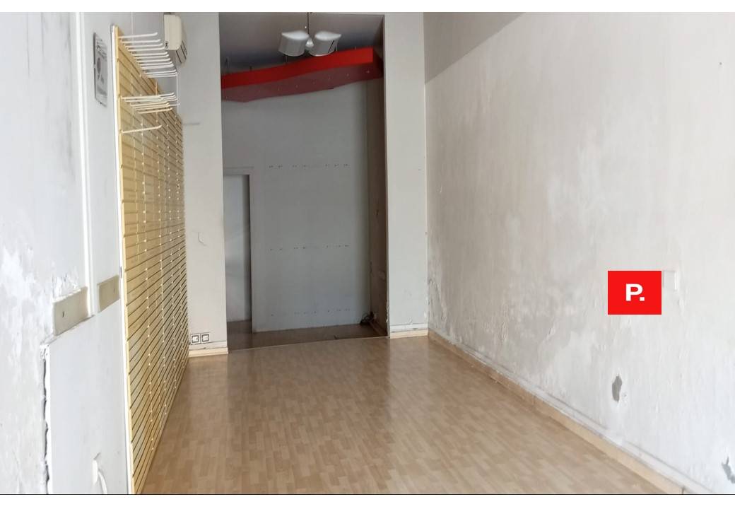 Locale commerciale in affitto a Capua