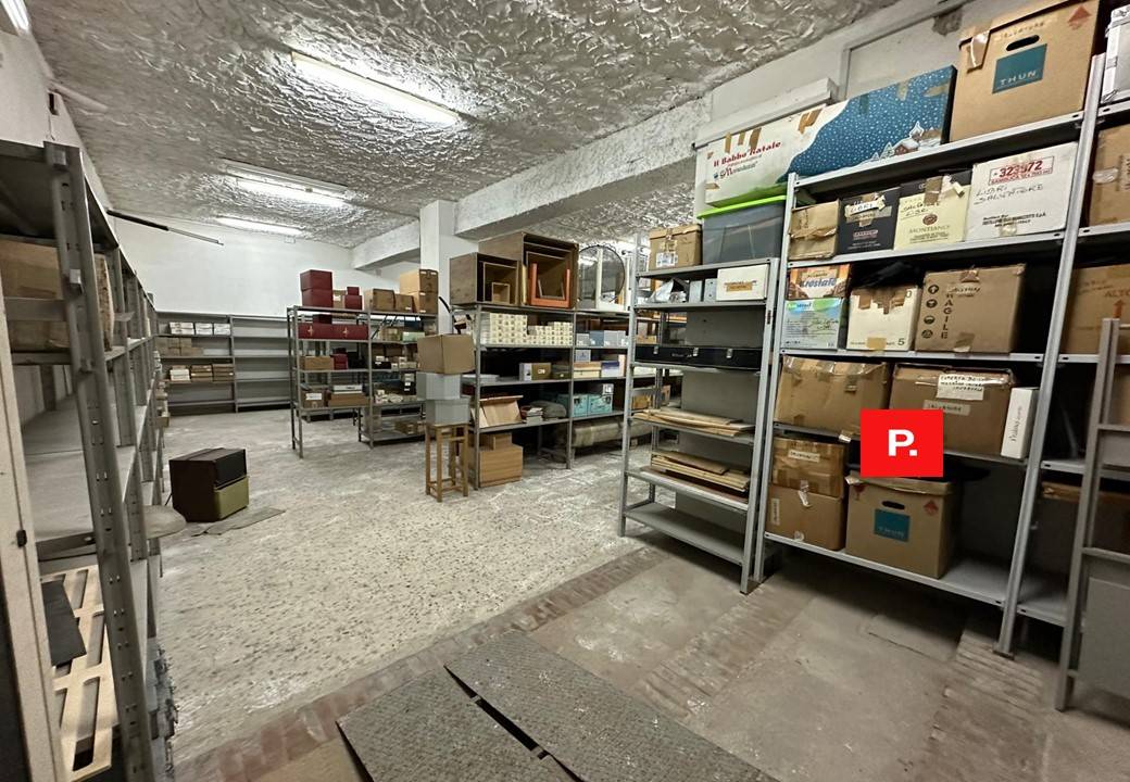 Locale commerciale in vendita a Santa Maria Capua Vetere
