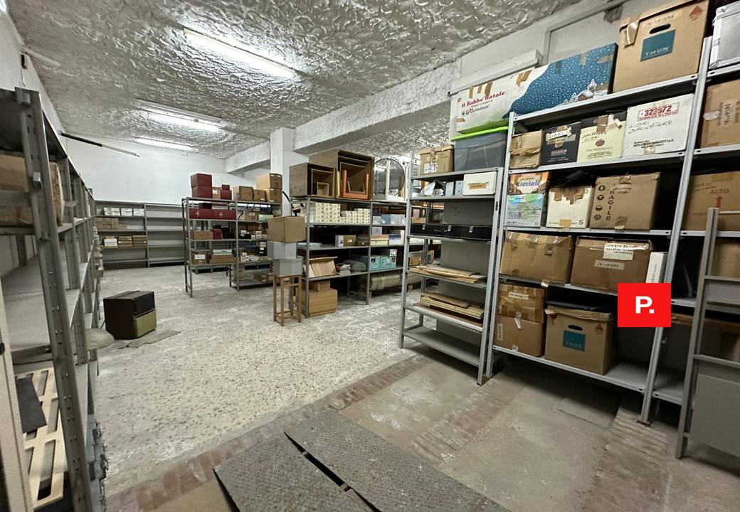 Locale commerciale in vendita a Santa Maria Capua Vetere