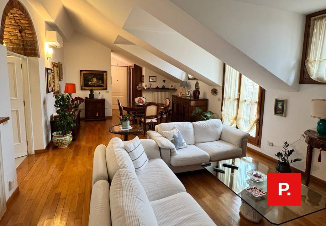 Mansarda in affitto a Milano, Centro Storico