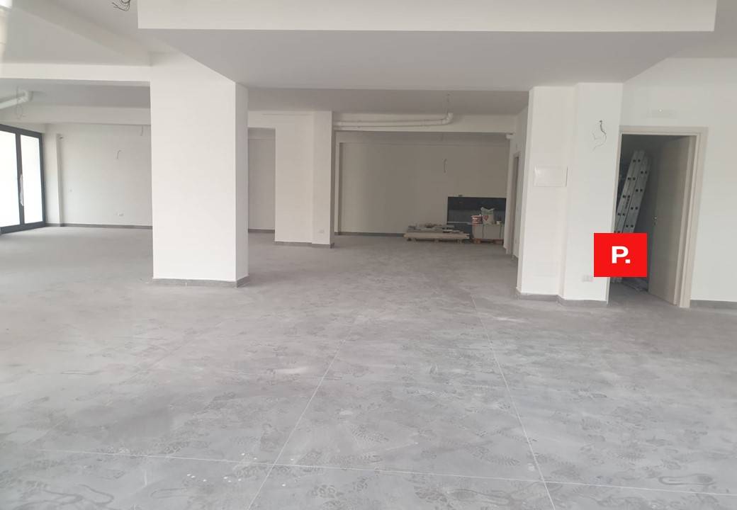 Locale commerciale in affitto a Curti