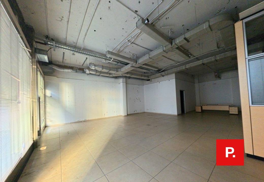 Locale commerciale in affitto a Santa Maria Capua Vetere