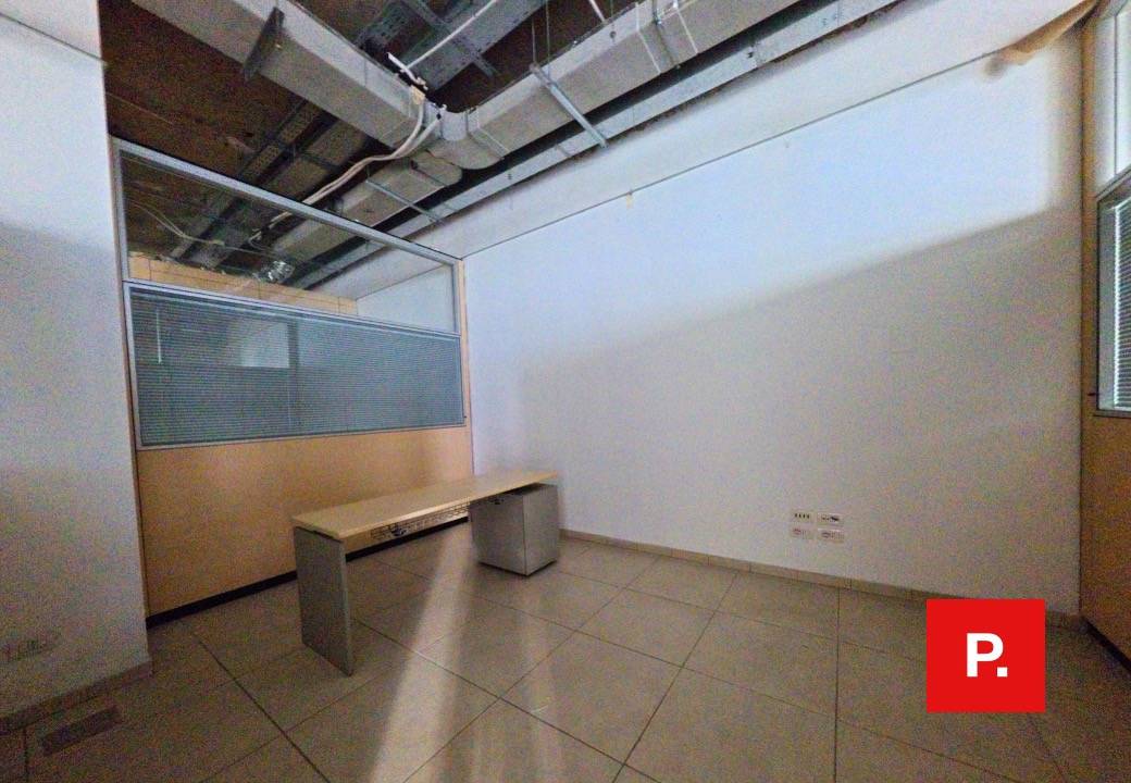 Locale commerciale in affitto a Santa Maria Capua Vetere