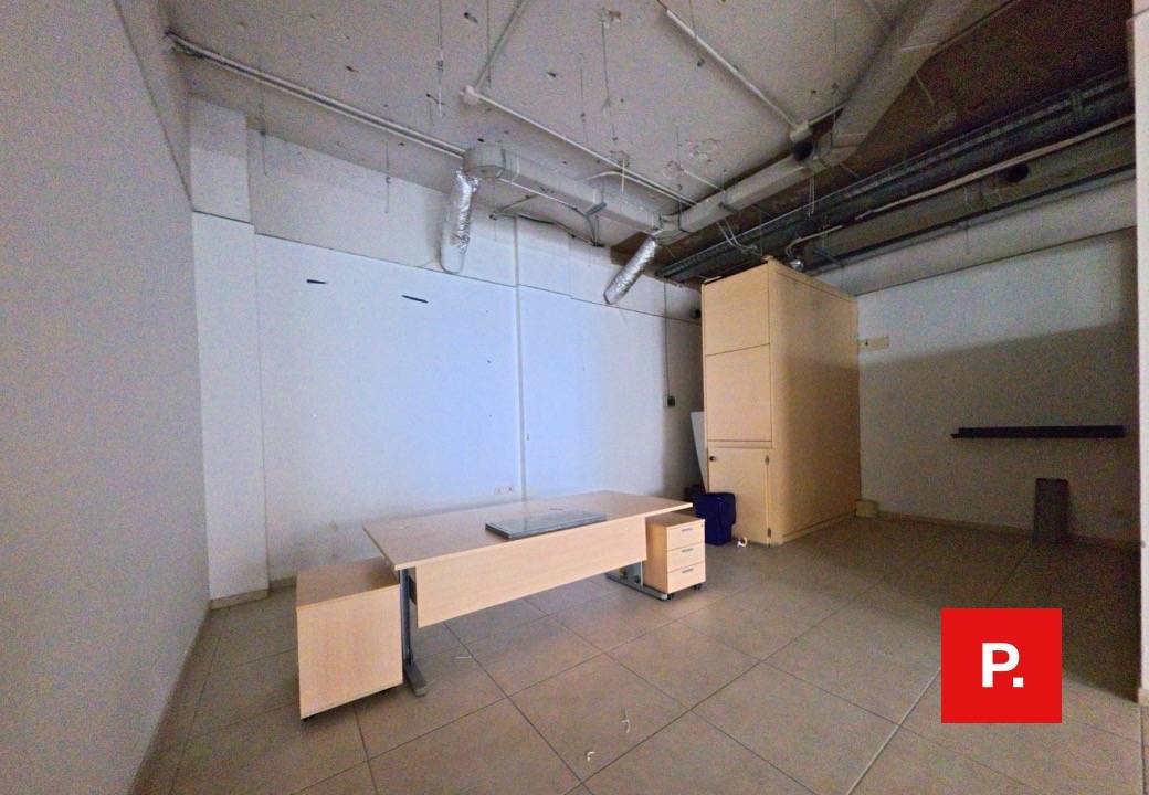 Locale commerciale in affitto a Santa Maria Capua Vetere
