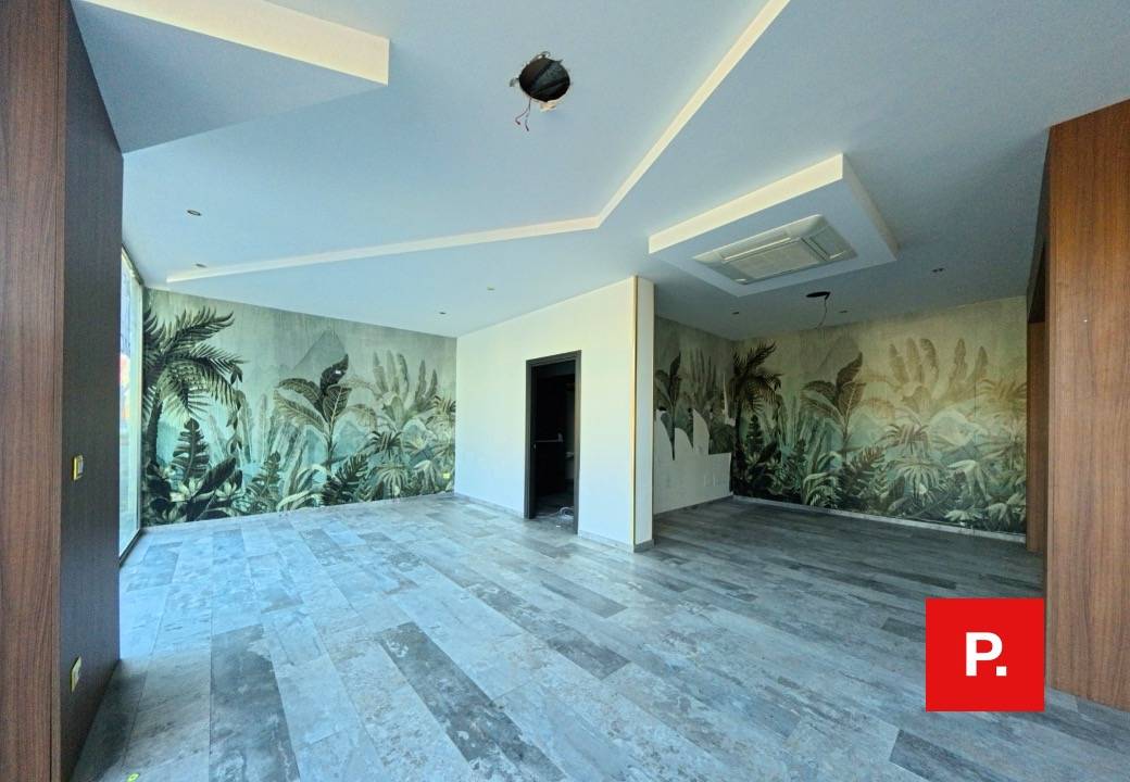 Locale commerciale in affitto a Santa Maria Capua Vetere