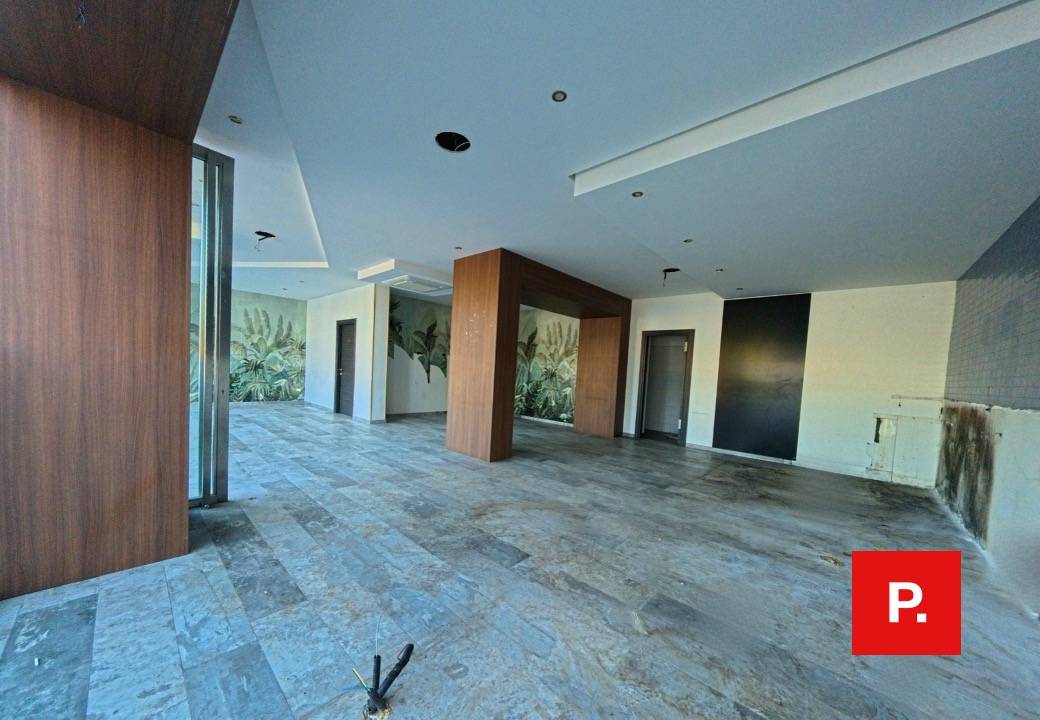 Locale commerciale in affitto a Santa Maria Capua Vetere