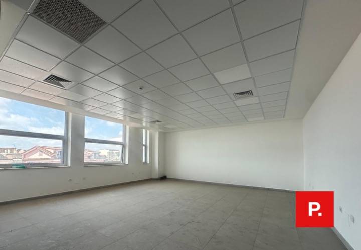 Locale commerciale in affitto a Curti