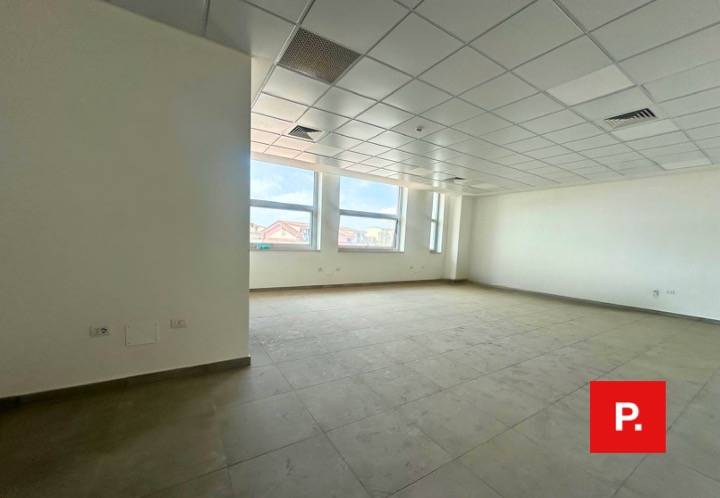 Locale commerciale in affitto a Curti