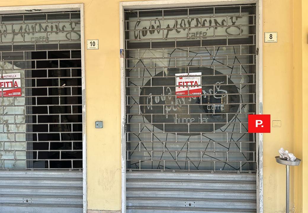 Locale commerciale in affitto a Santa Maria Capua Vetere