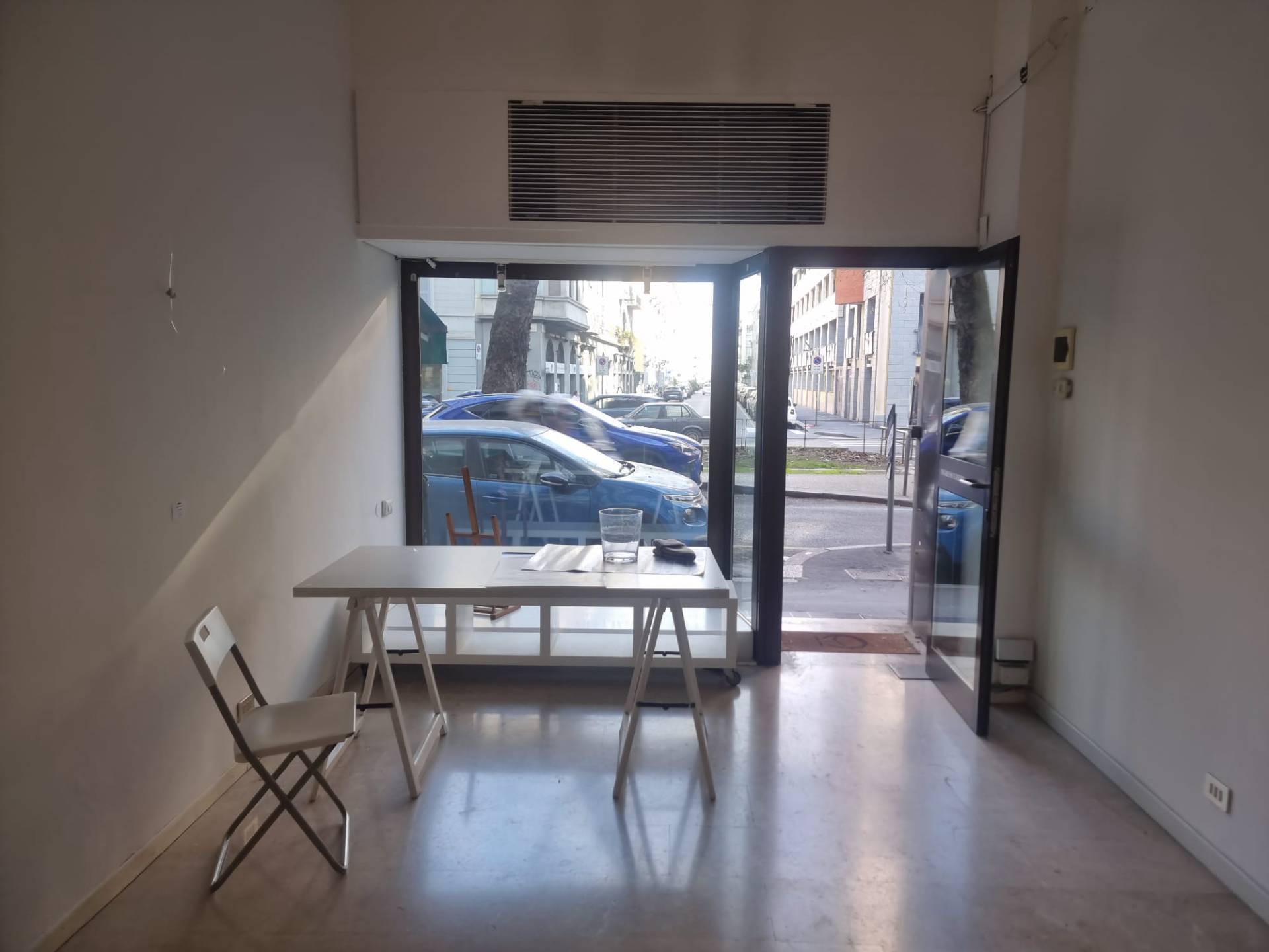 Locale commerciale in vendita a Milano, V Giornate