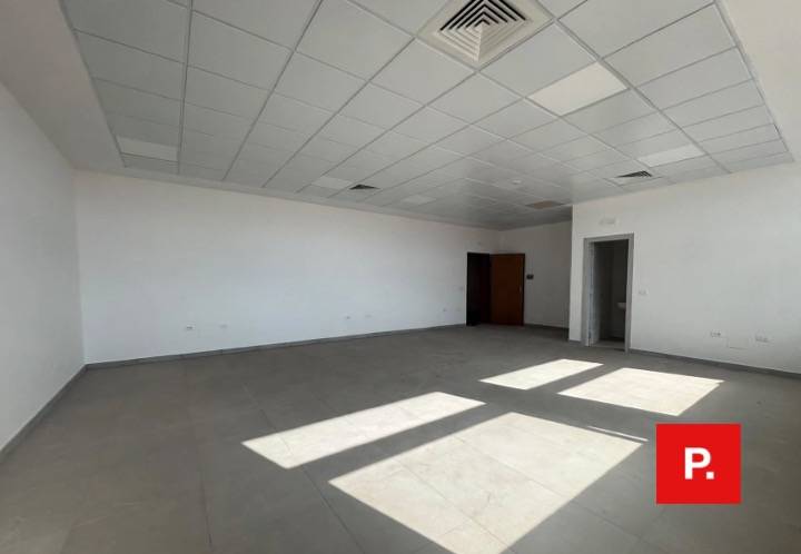 Locale commerciale in affitto a Curti