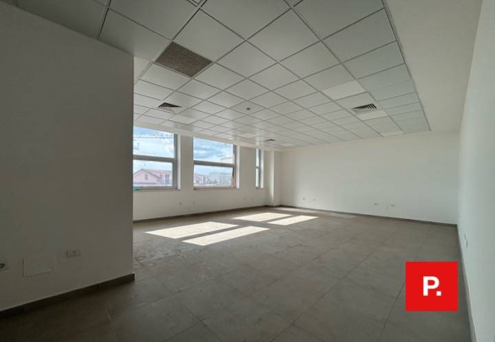 Locale commerciale in affitto a Curti