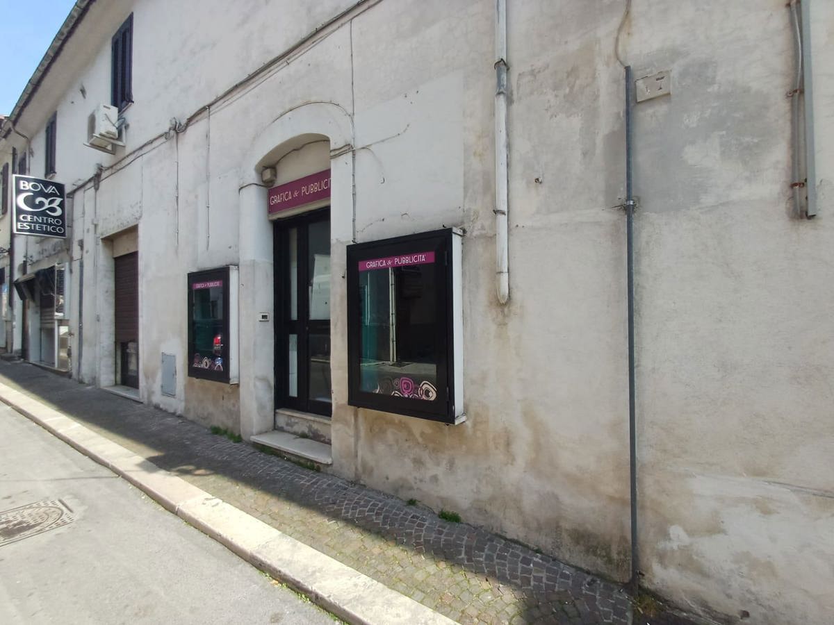 Negozio in vendita a Ceprano