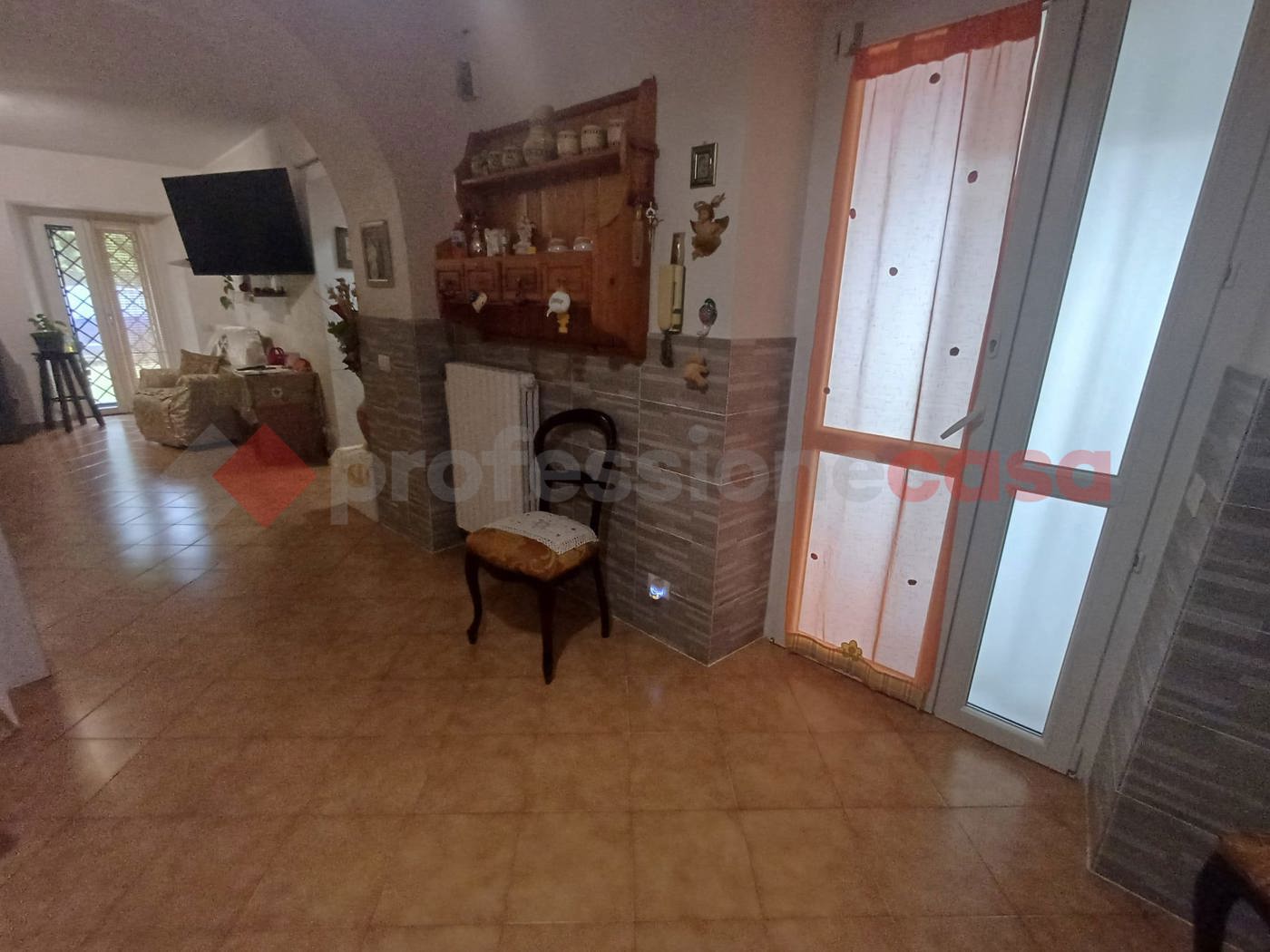 Casa indipendente con box doppio a San Giovanni Incarico