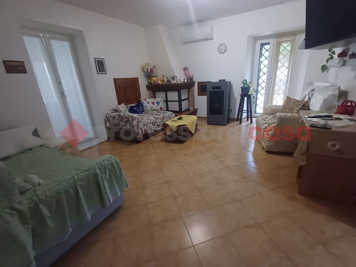Casa indipendente con box doppio a San Giovanni Incarico