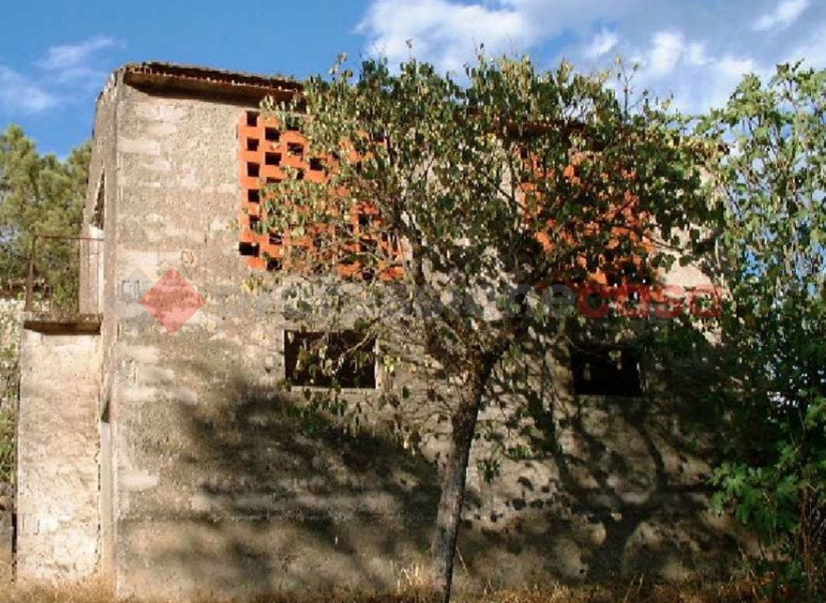 Casa indipendente da ristrutturare a Pico