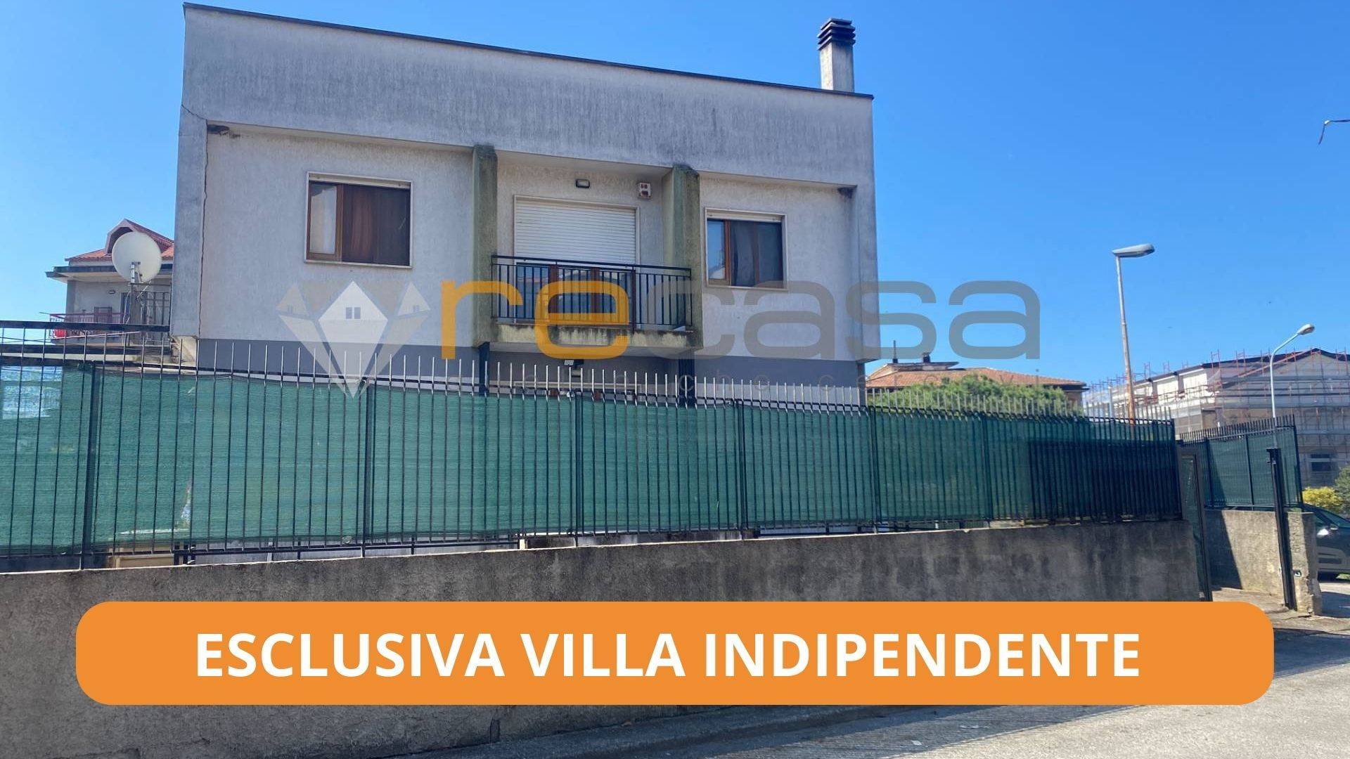 Casa indipendente con terrazzo, Montecorvino Pugliano bivio pratole