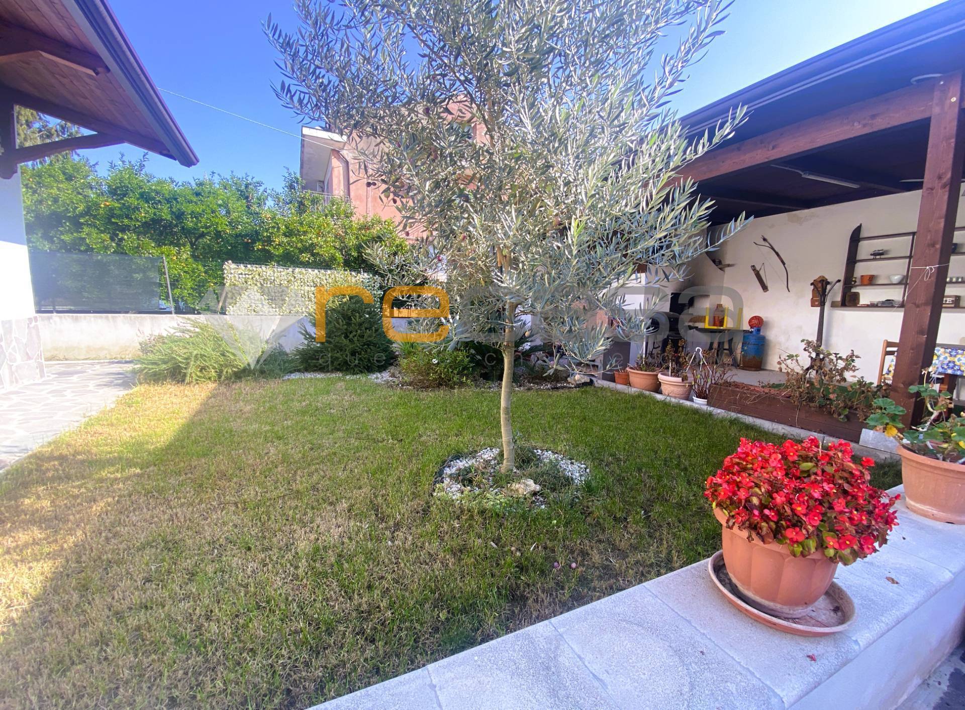 Villa indipendente in vendita a Pontecagnano Faiano, Pontecagnano