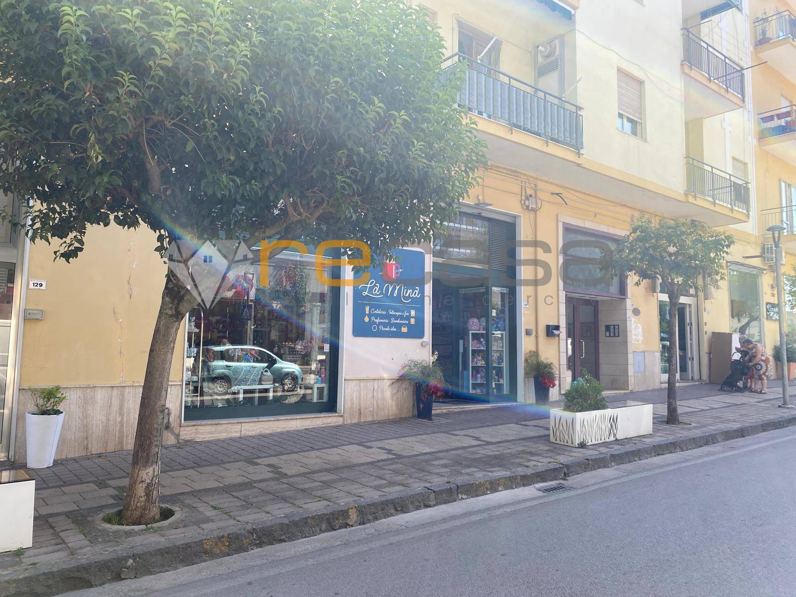 Locale commerciale in vendita a Pontecagnano Faiano, Pontecagnano