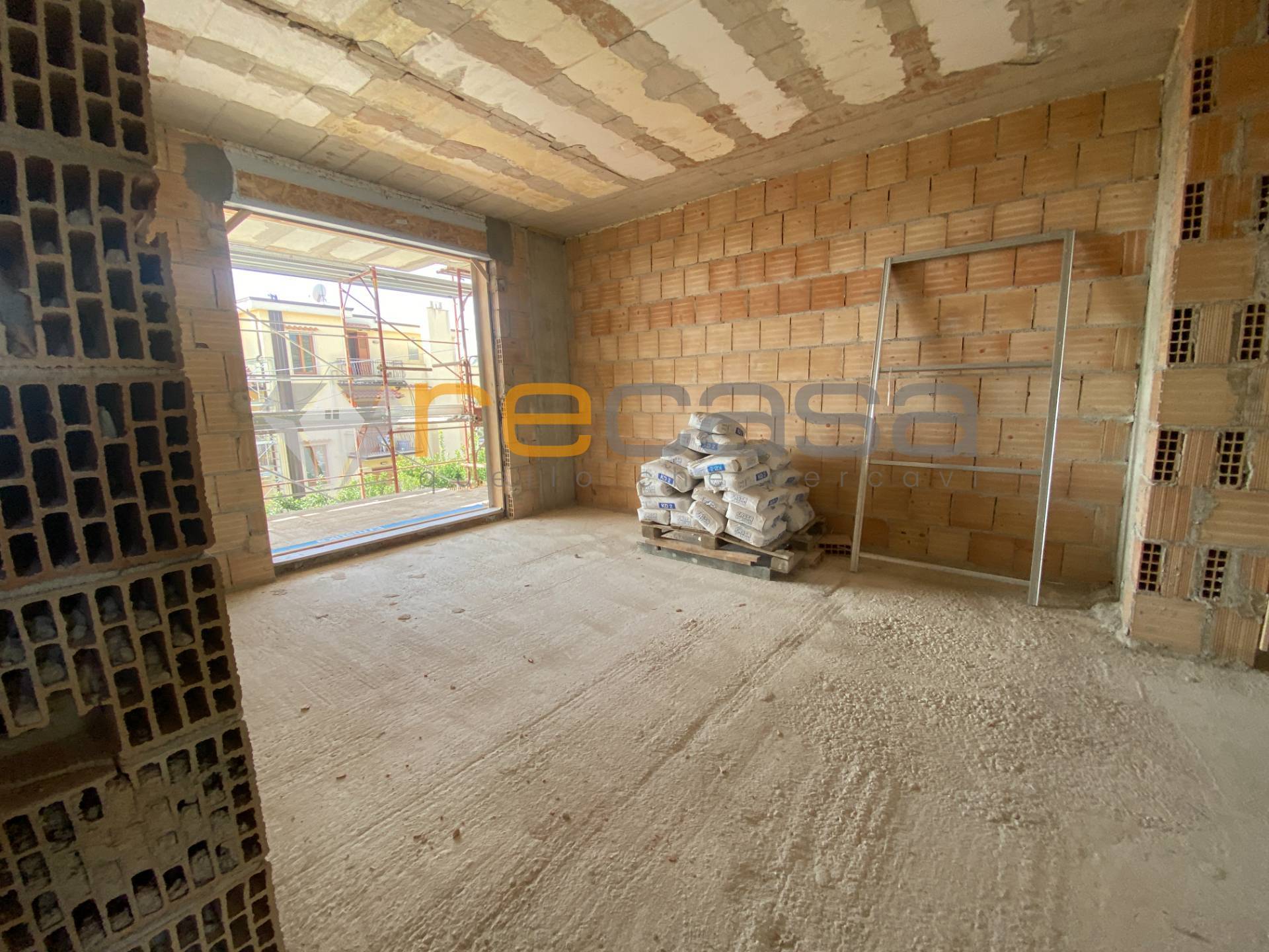 Appartamento con giardino in vendita a Salerno, Fuorni