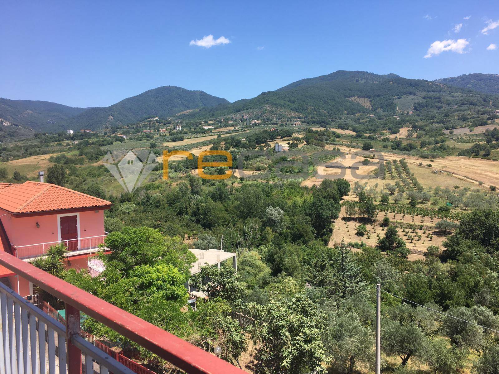 Appartamento con giardino in affitto a Montecorvino Rovella, San Martino