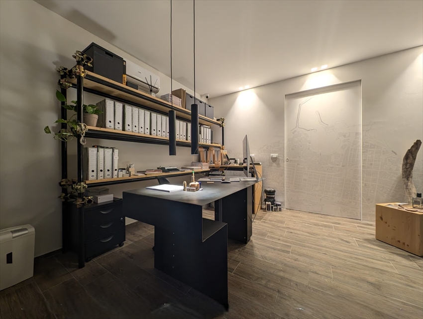 Ufficio ristrutturato in via citt� di milano, Trani