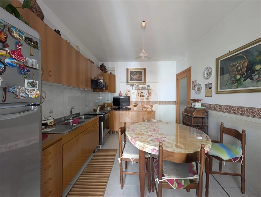 Trilocale con box in via monte d' alba, Trani