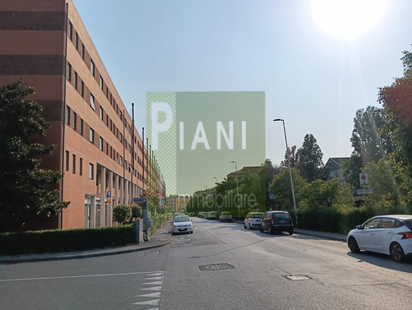 Locale commerciale in affitto, Livorno scopaia