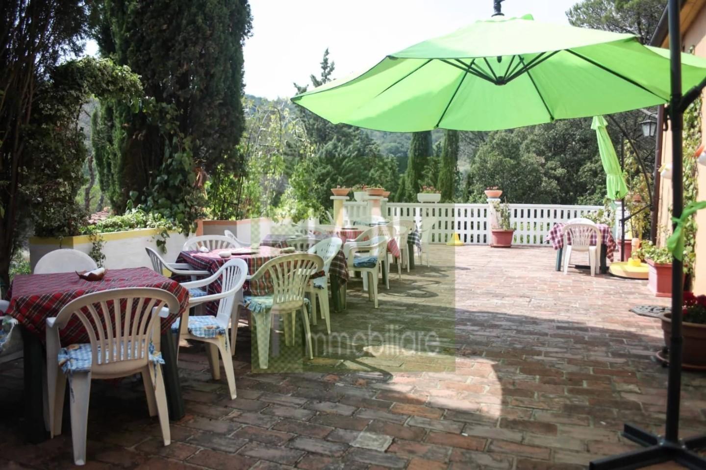 Villa con giardino, Rosignano Marittimo gabbro